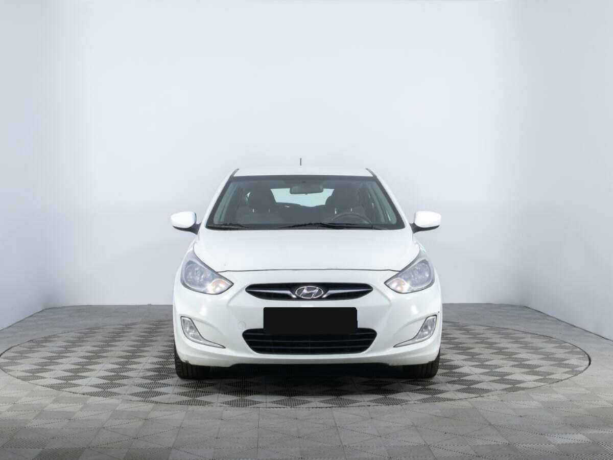 Купить Hyundai Solaris, 2014, 132 638 км, фото №2