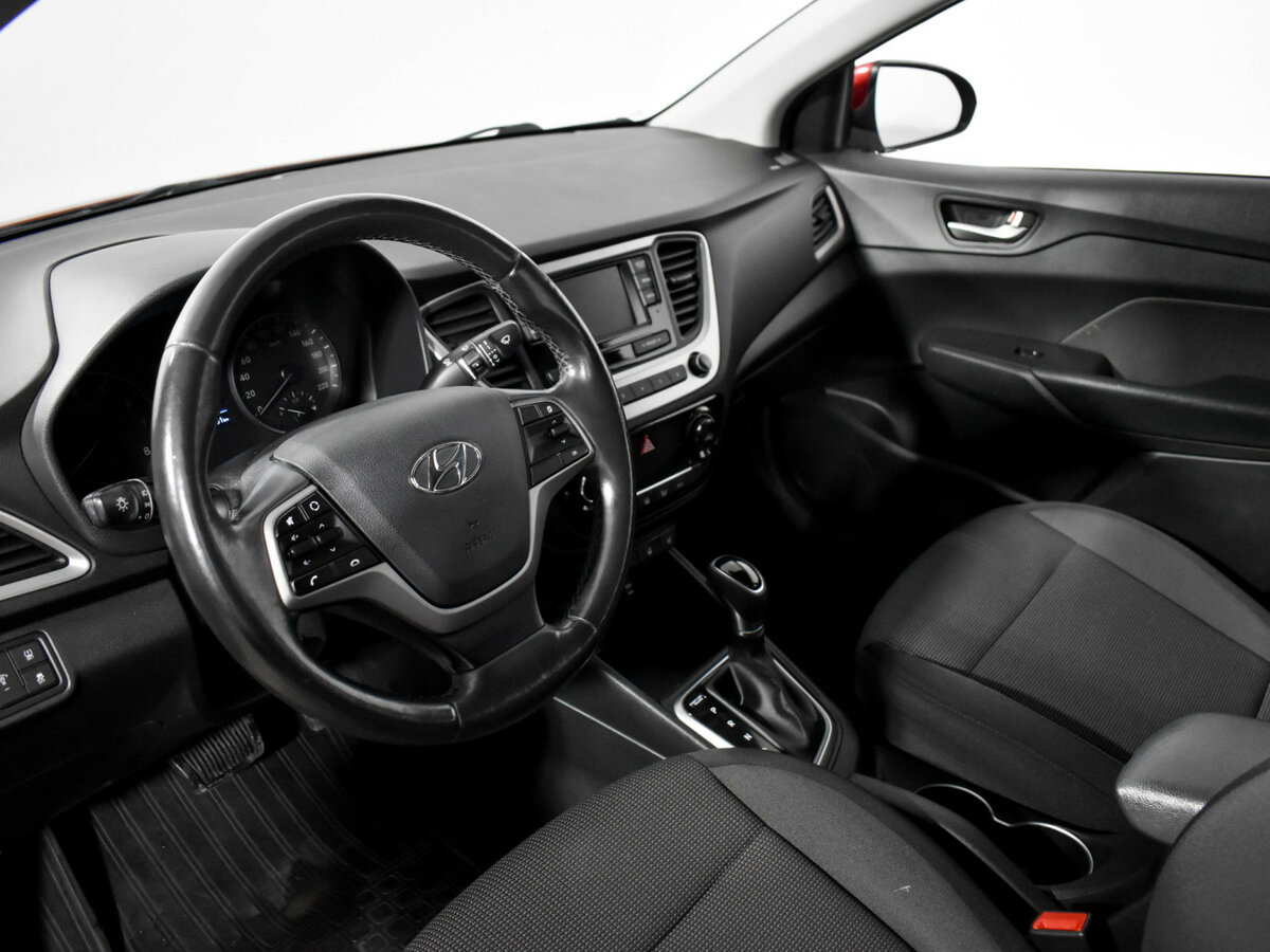 Купить Hyundai Solaris II, 2017, 64 455 км, фото №9