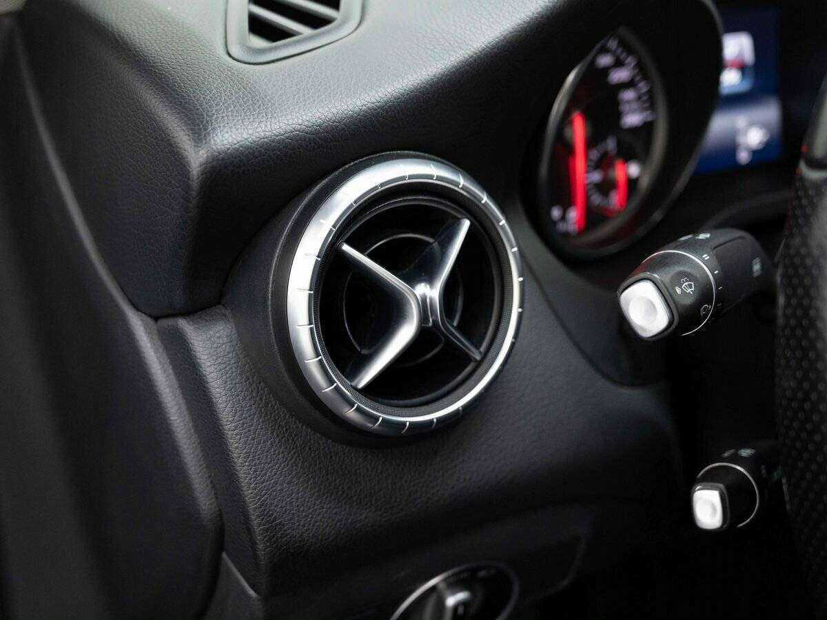 Купить Mercedes-Benz CLA 200, 2018, 153 655 км, фото №19