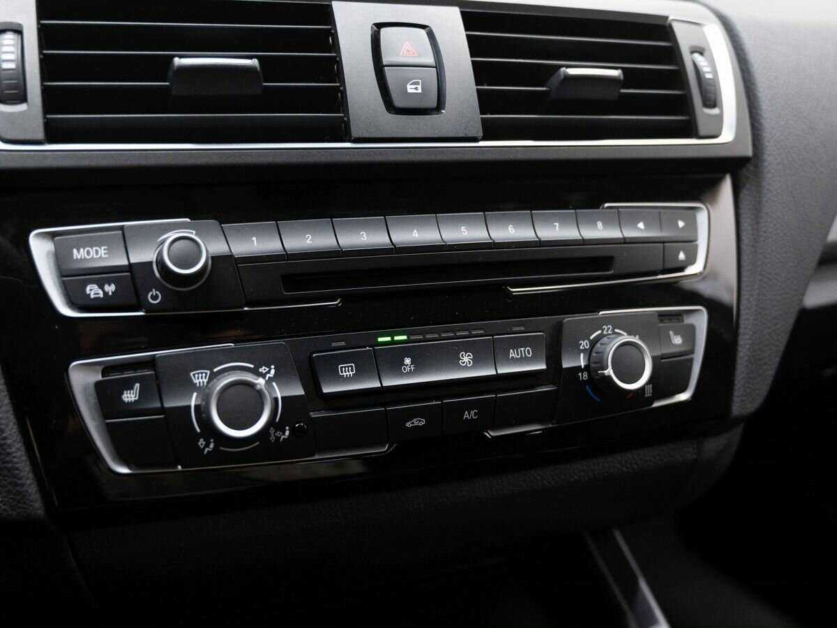 Купить BMW 1 серии 118i, 2017, 112 000 км, фото №17