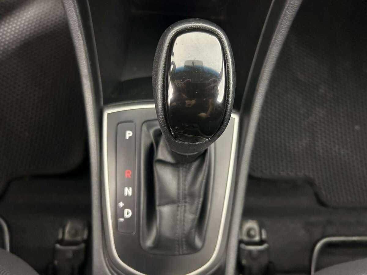 Купить Hyundai Solaris, 2015, 130 893 км, фото №13