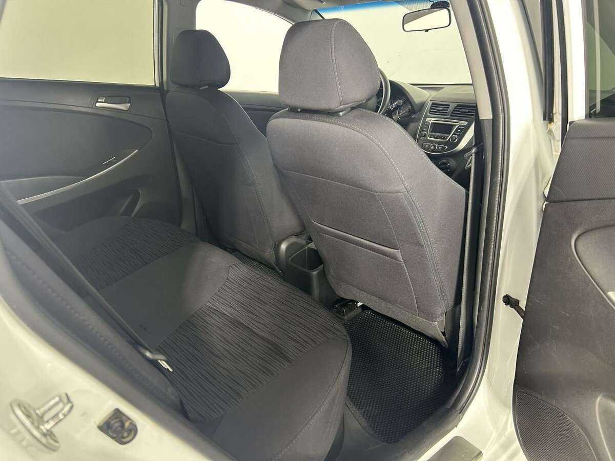 Купить Hyundai Solaris, 2015, 130 893 км, фото №16