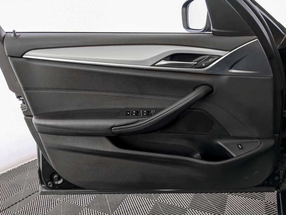 Купить BMW 5 серии 520i, 2018, 187 995 км, фото №15