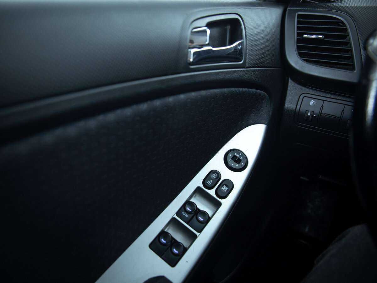 Купить Hyundai Solaris, 2013, 123 846 км, фото №12