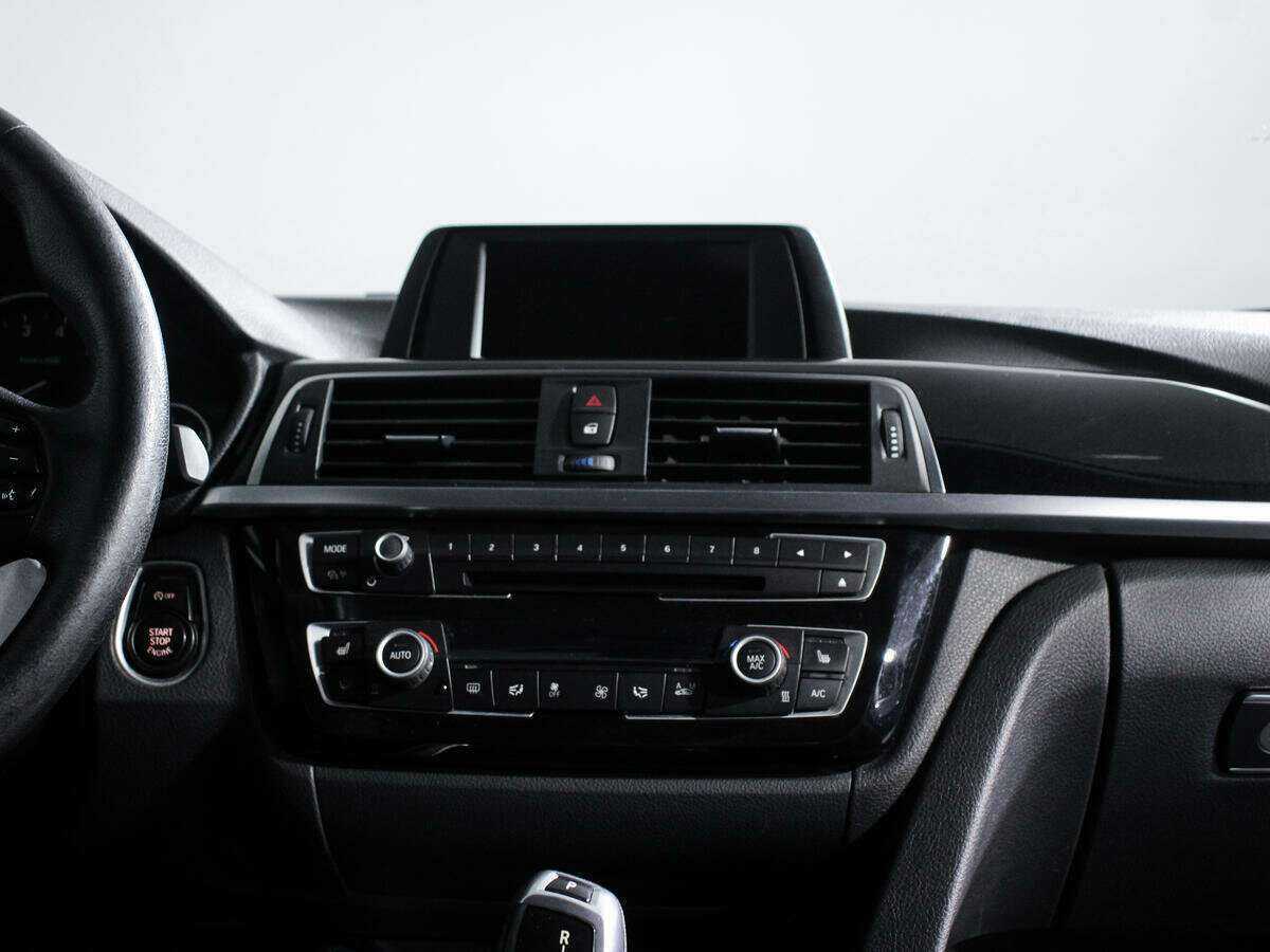 Купить BMW 3 серии 318i, 2017, 83 152 км, фото №12