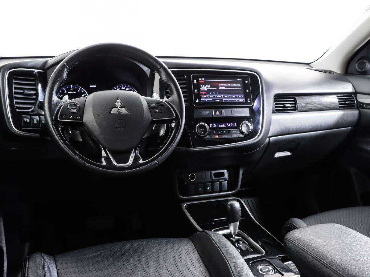 Купить Mitsubishi Outlander, 2018, 133 095 км, фото №9