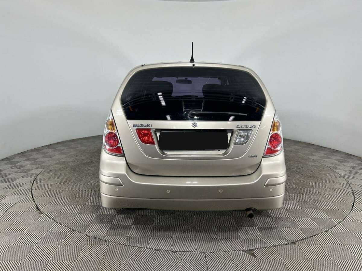 Suzuki Liana
