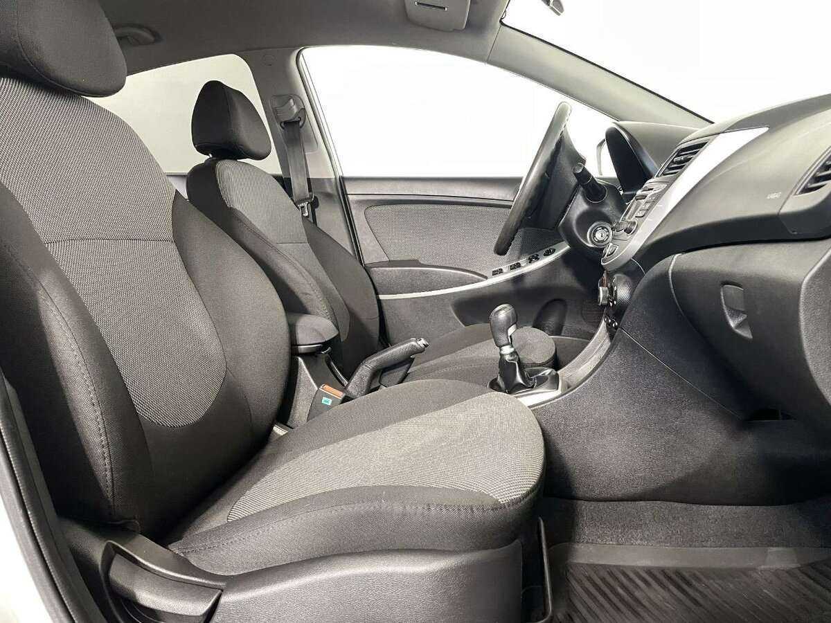 Купить Hyundai Solaris, 2014, 184 610 км, фото №14