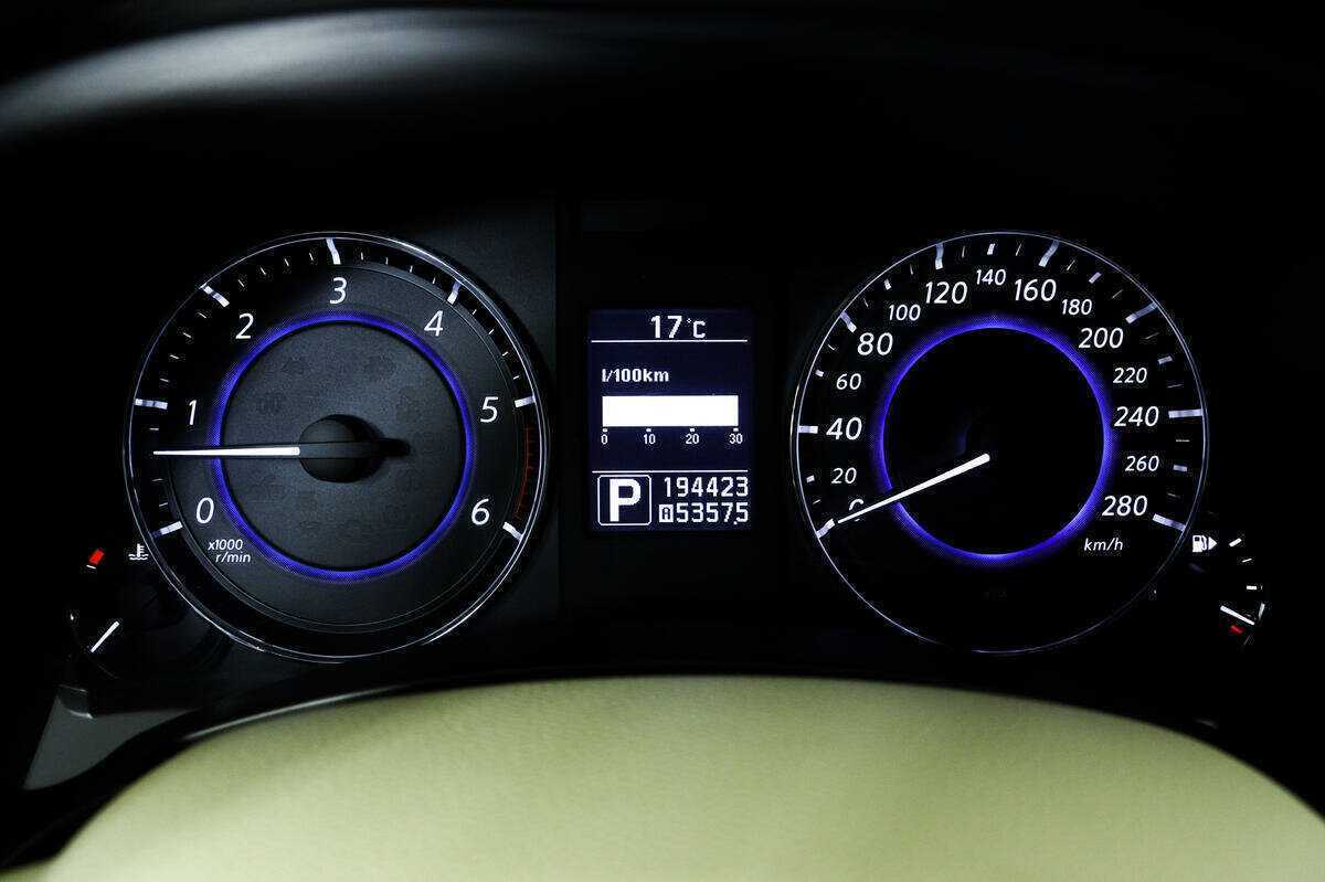 Купить Infiniti FX30d, 2012, 195 001 км, фото №10