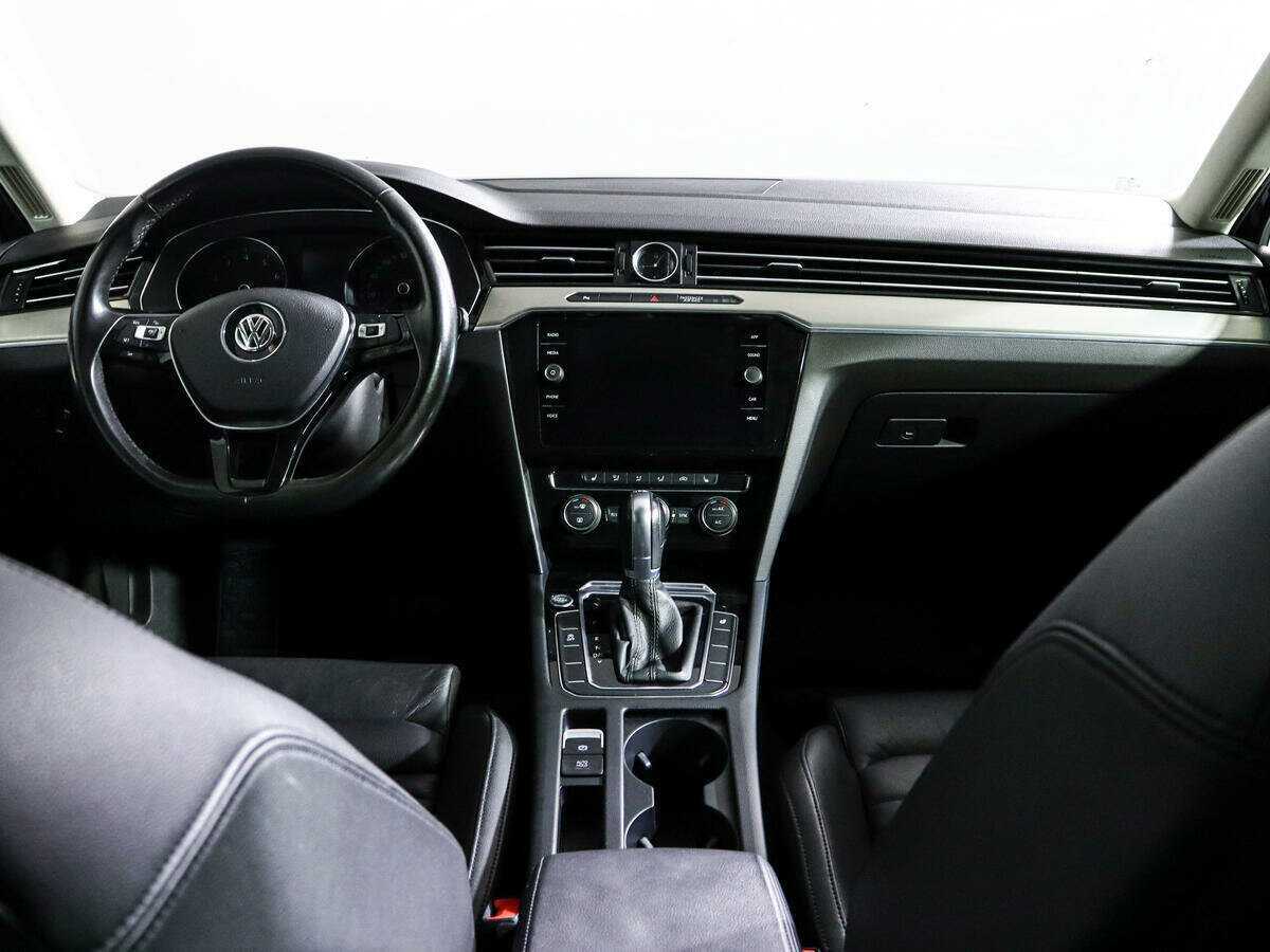 Купить Volkswagen Passat, 2017, 187 575 км, фото №10