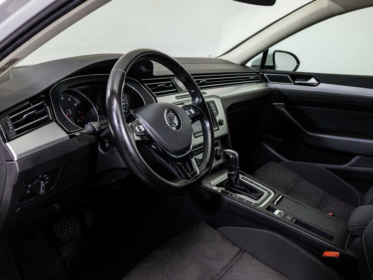 Купить Volkswagen Passat, 2016, 78 853 км, фото №9