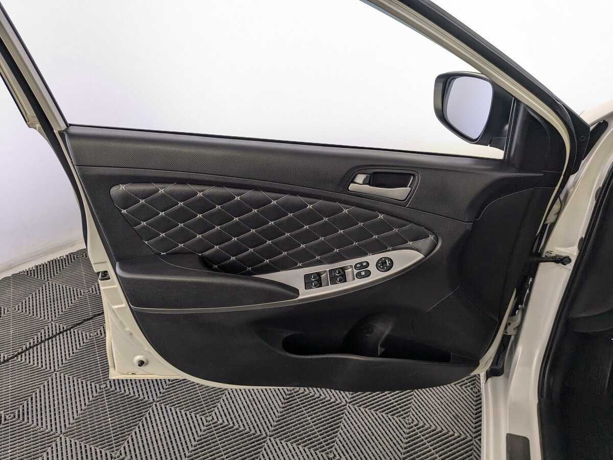 Купить Hyundai Solaris, 2015, 120 409 км, фото №15