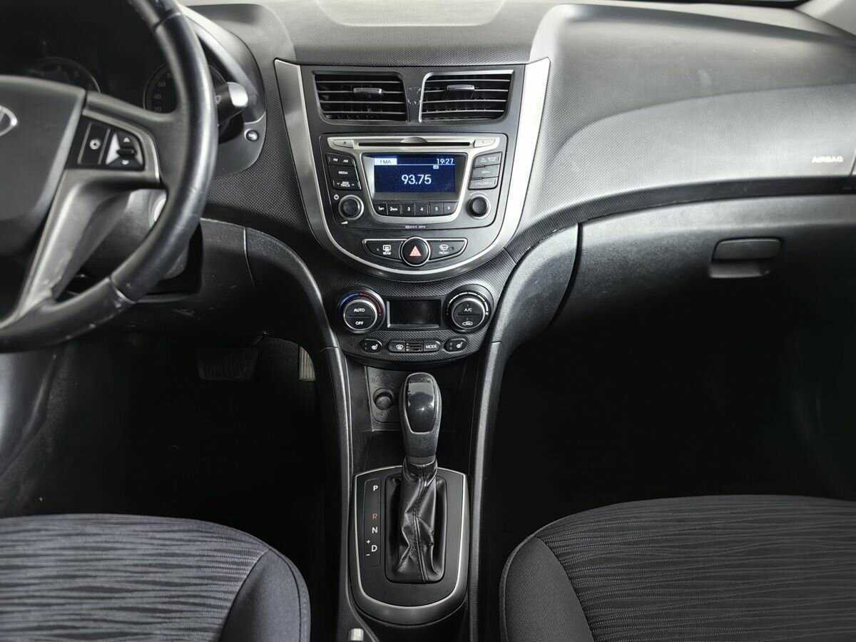 Купить Hyundai Solaris, 2015, 137 375 км, фото №11