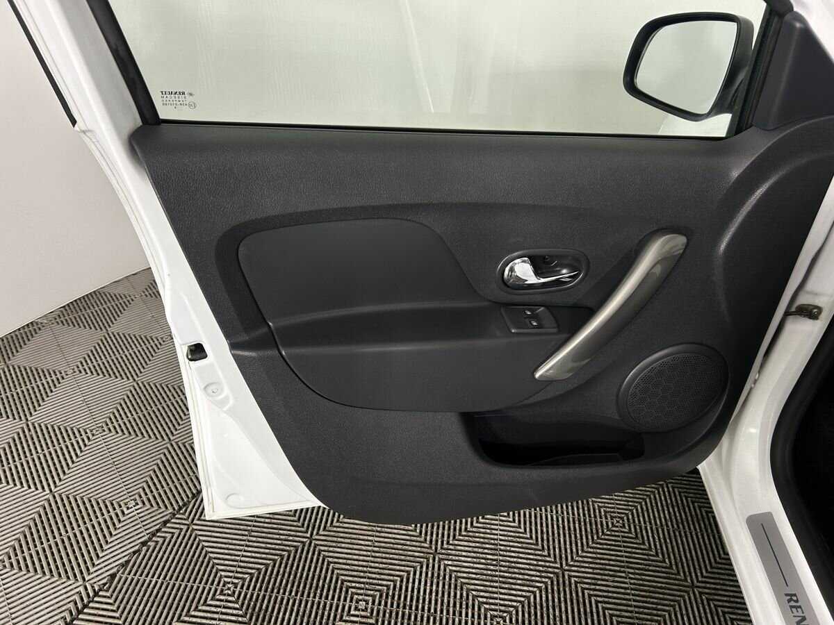 Купить Renault Logan, 2016, 72 429 км, фото №8