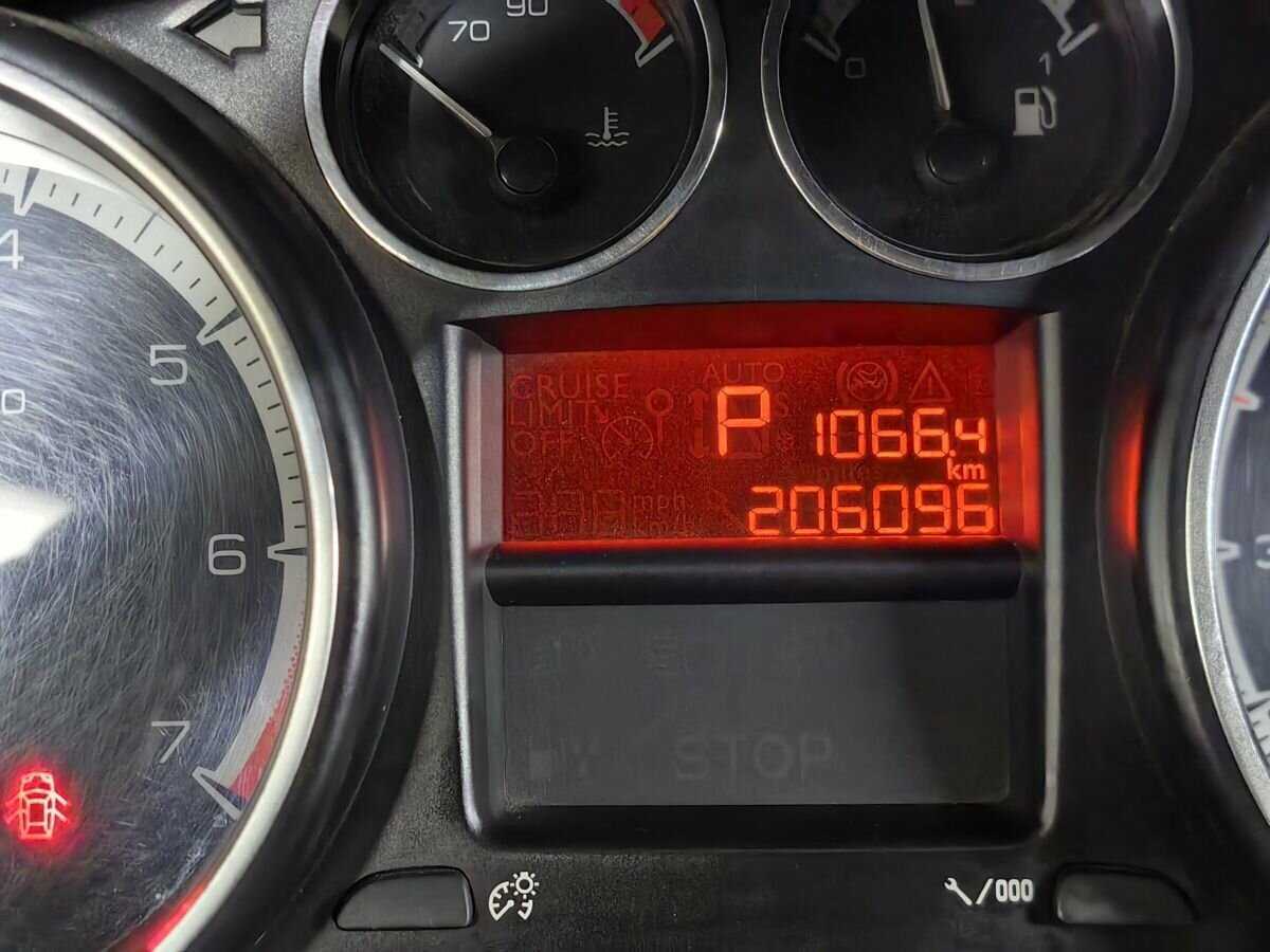 Купить Peugeot 408, 2014, 206 094 км, фото №16