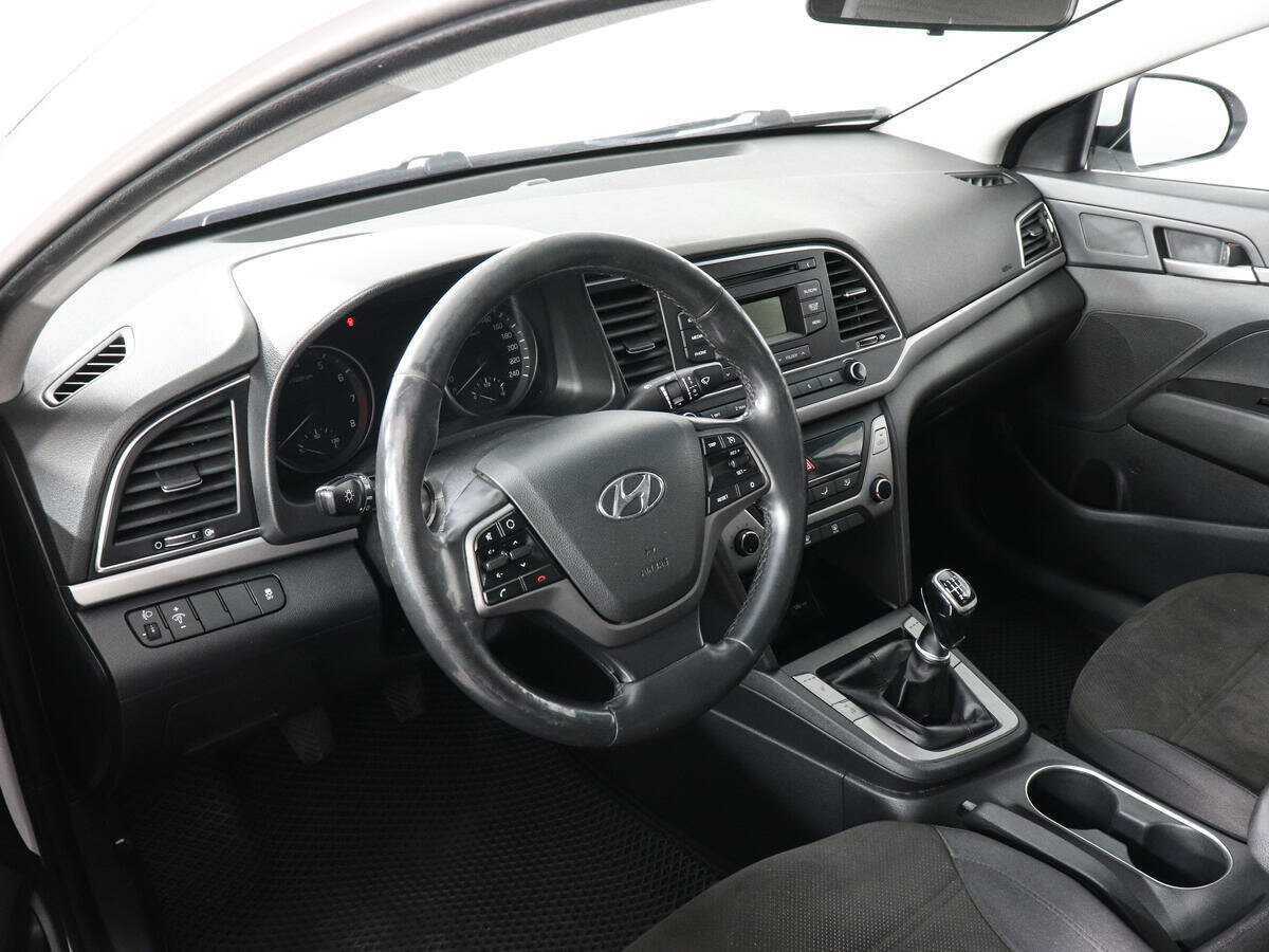 Купить Hyundai Elantra, 2018, 259 303 км, фото №4