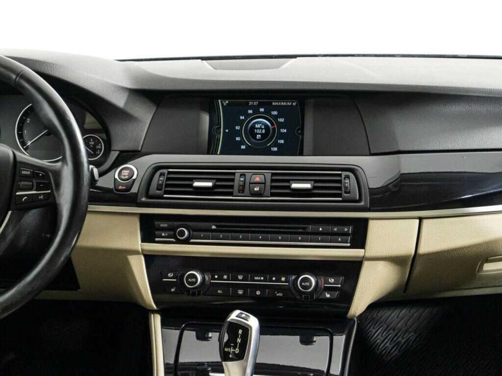 Купить BMW 5 серии 528i, 2012, 235 328 км, фото №14