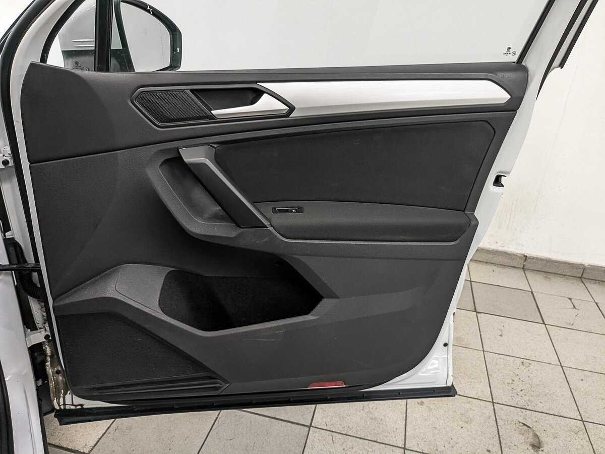 Купить Volkswagen Tiguan, 2021, 133 209 км, фото №23