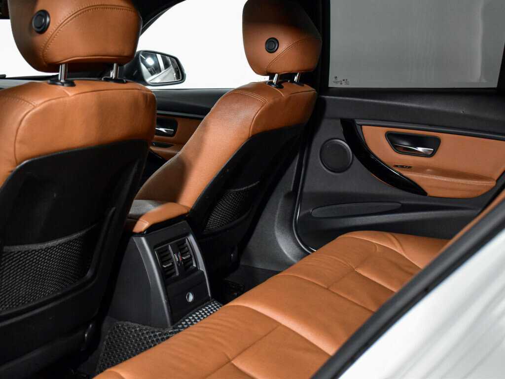 Купить BMW 3 серии 318i, 2017, 177 000 км, фото №15