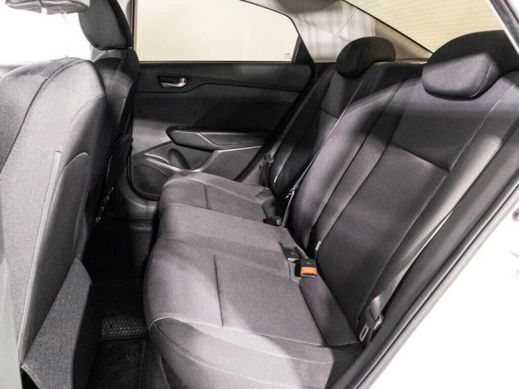 Купить Hyundai Solaris, 2017, 64 830 км, фото №10