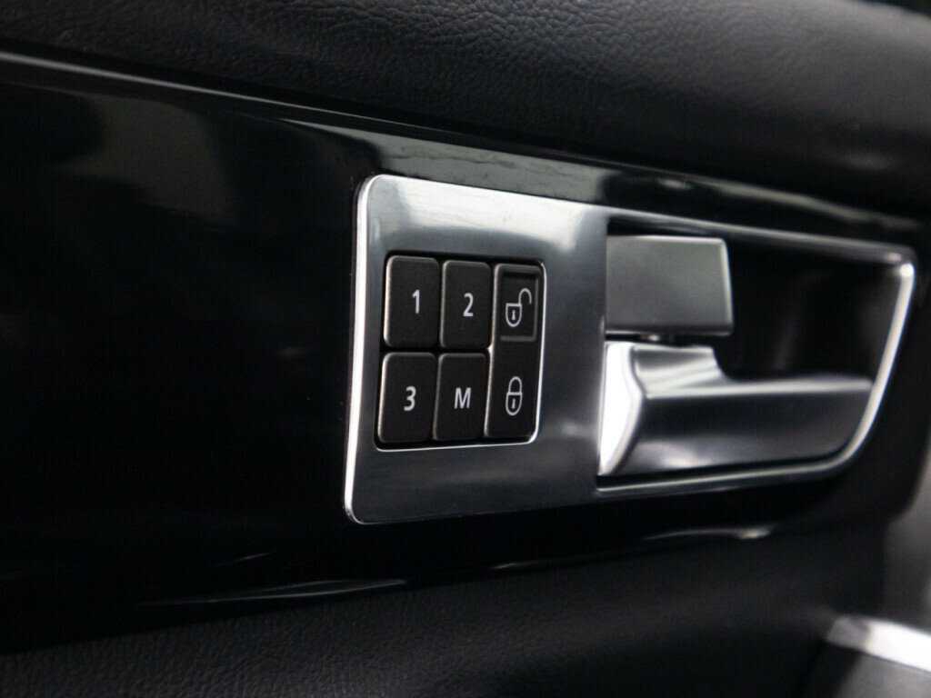 Купить Land Rover Discovery, 2016, 222 649 км, фото №23