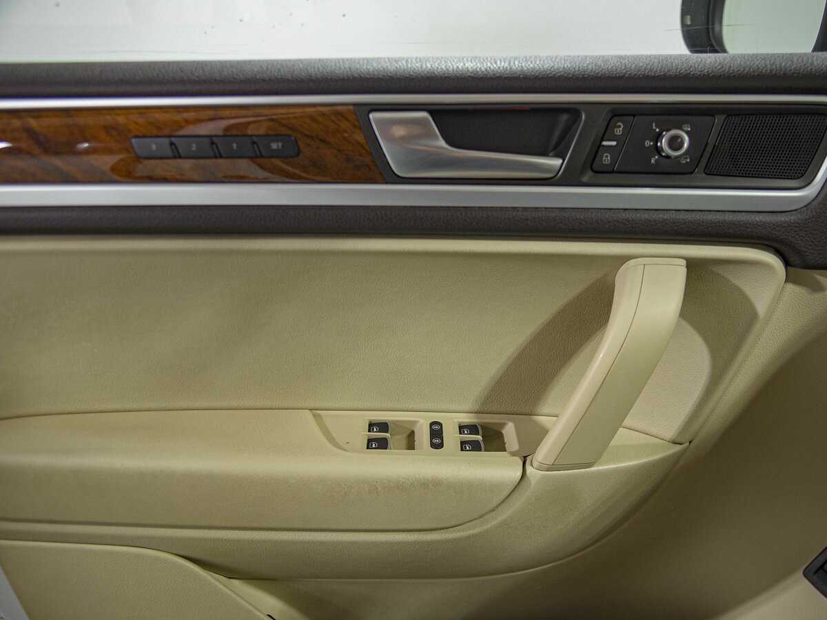 Купить Volkswagen Touareg, 2013, 211 283 км, фото №14