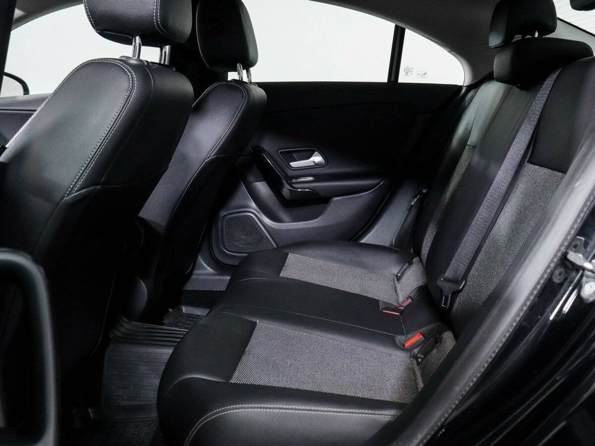 Купить Mercedes-Benz CLA 200, 2019, 112 103 км, фото №10