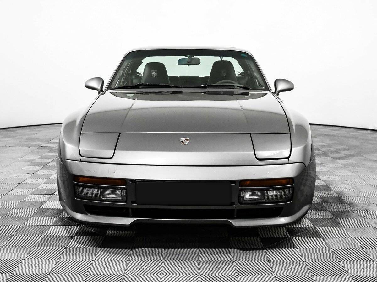 Porsche 944