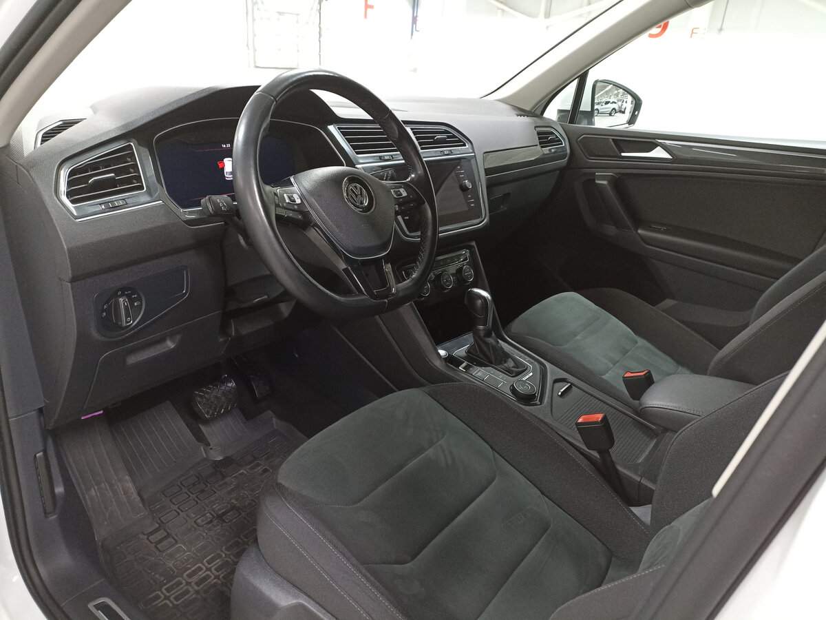Купить Volkswagen Tiguan, 2018, 160 240 км, фото №16