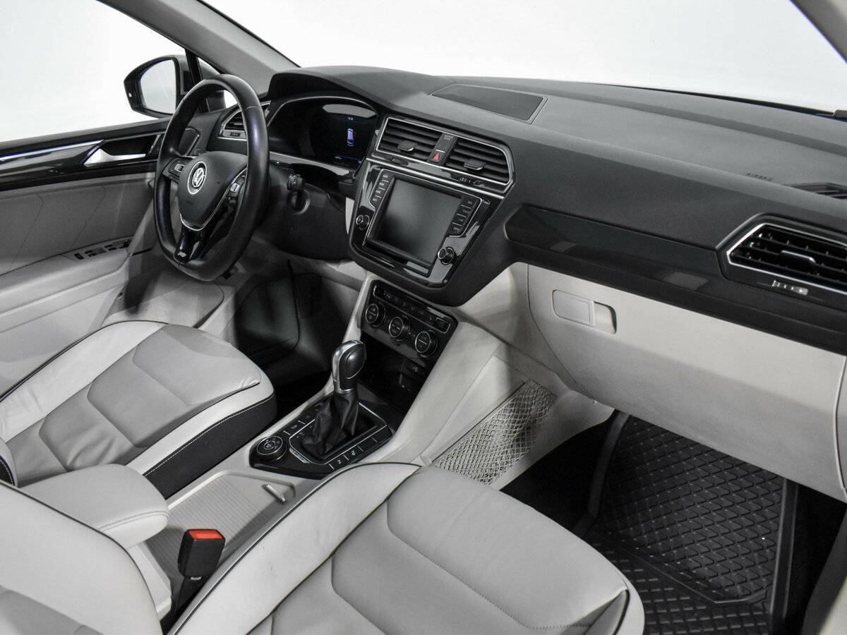 Купить Volkswagen Tiguan, 2017, 124 553 км, фото №9