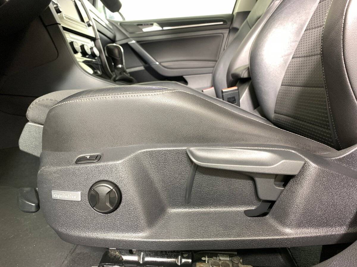 Купить Volkswagen Golf, 2013, 129 634 км, фото №16