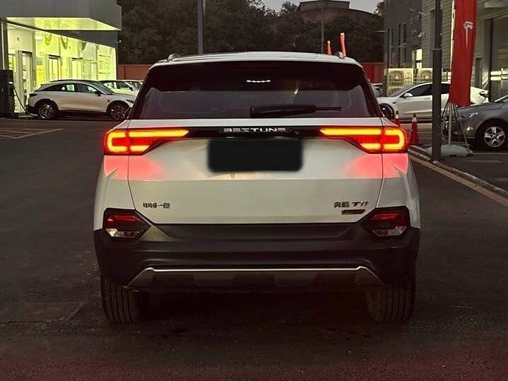 FAW Bestune T77