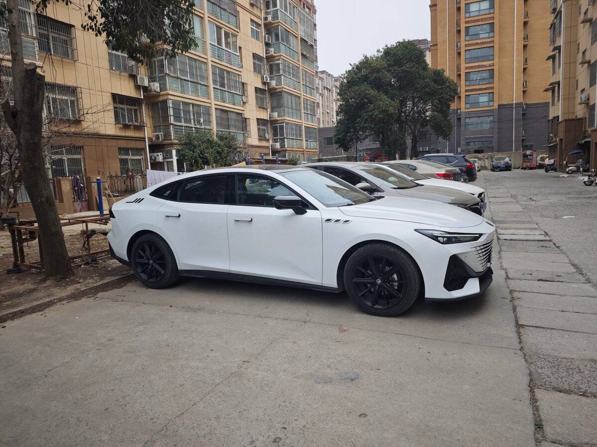 Changan UNI-V