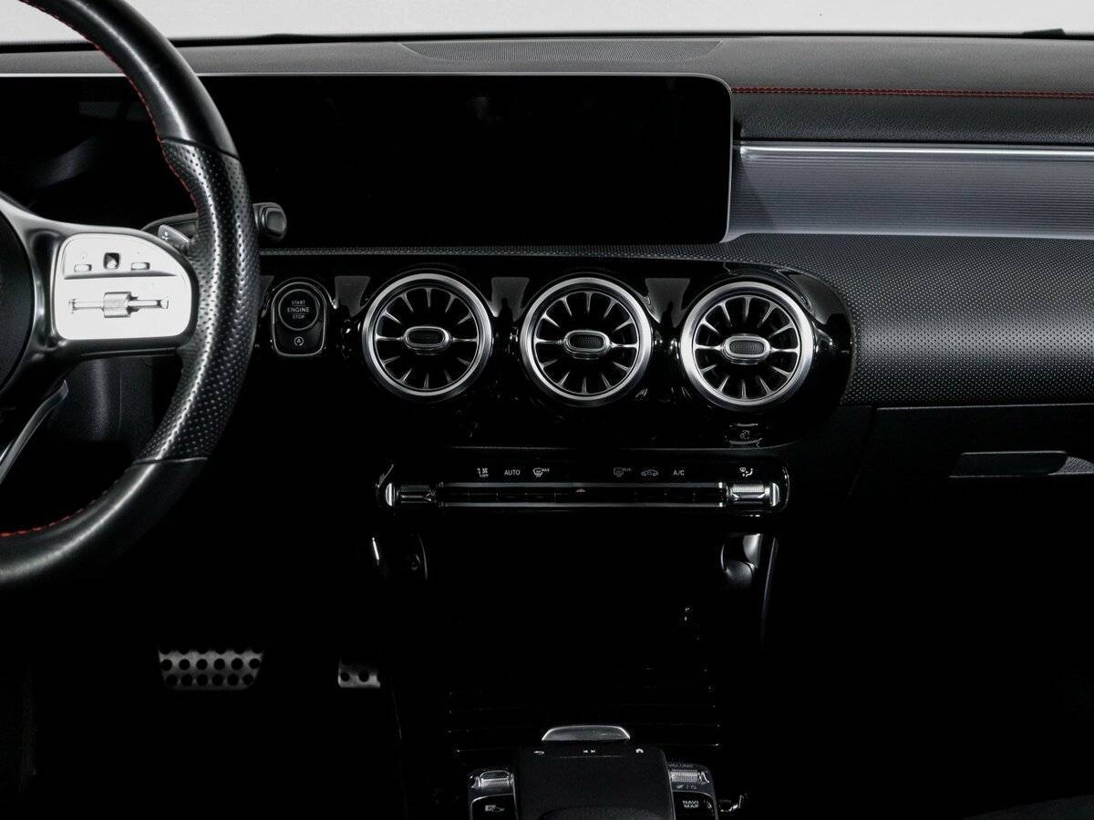 Купить Mercedes-Benz CLA 200, 2019, 81 800 км, фото №13