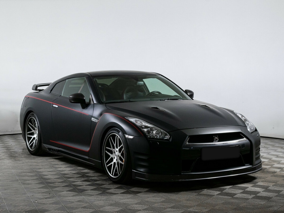 Nissan GT-R