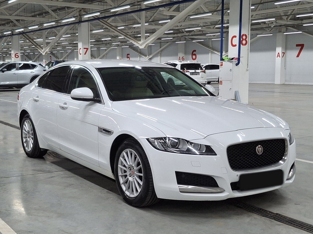 Jaguar XF