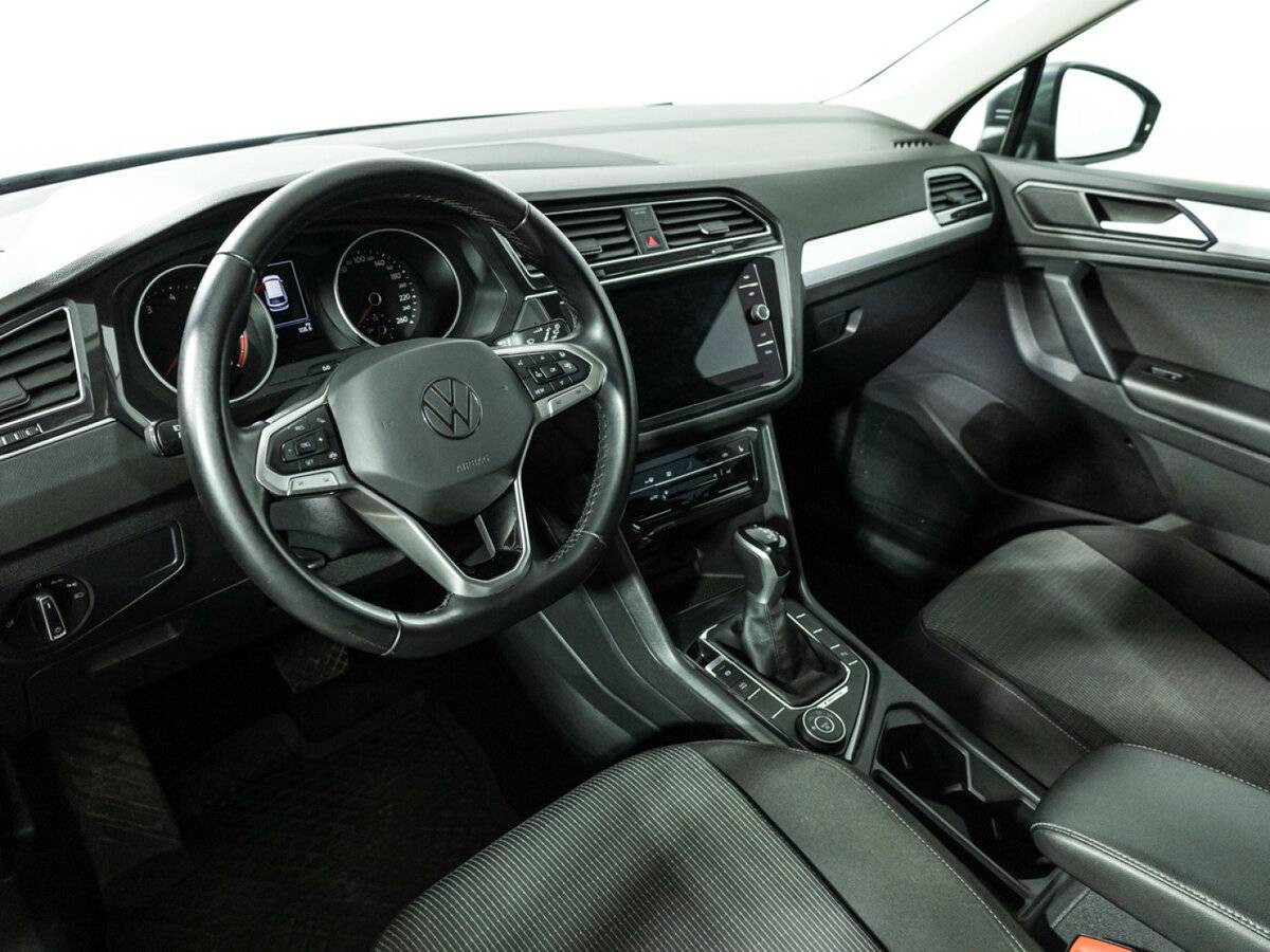 Купить Volkswagen Tiguan II Рестайлинг, 2022, 49 159 км, фото №11